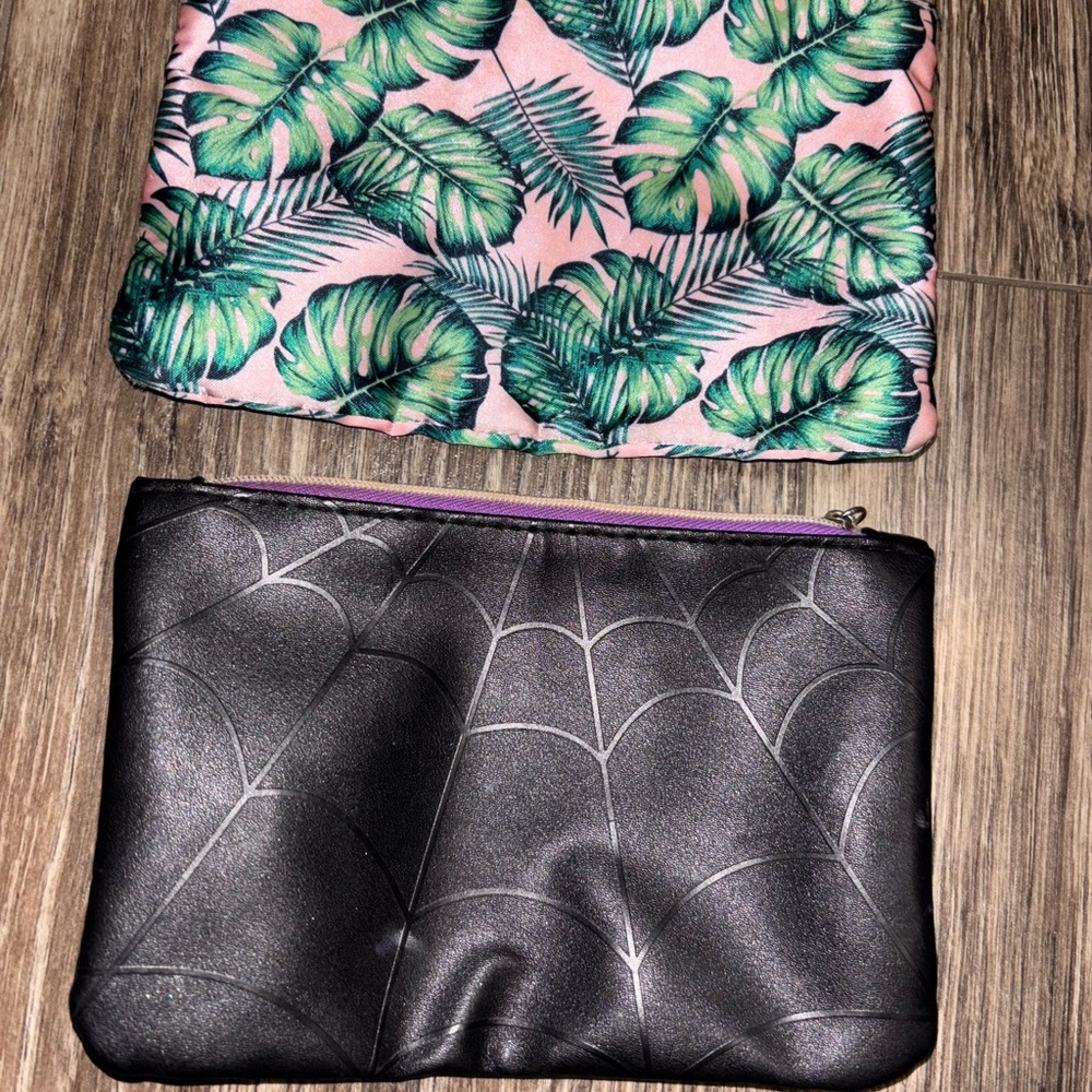Tropical Leaf and Spider Web Pouch Set